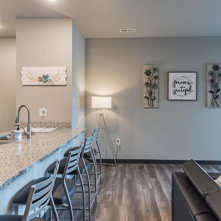 Spacious 2Br Suite Plus Patio Near Iowa State Ames Bagian luar foto