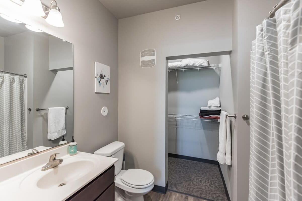 Spacious 2Br Suite Plus Patio Near Iowa State Ames Bagian luar foto