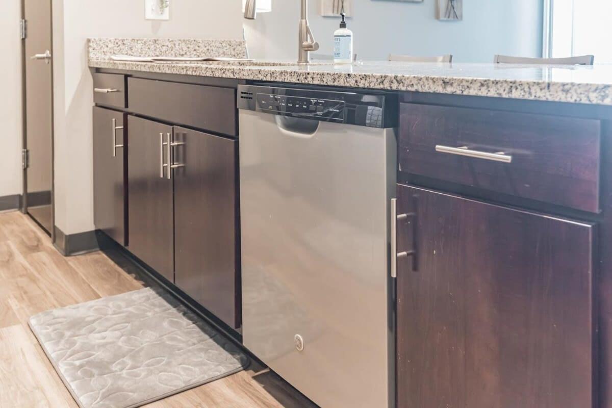 Spacious 2Br Suite Plus Patio Near Iowa State Ames Bagian luar foto