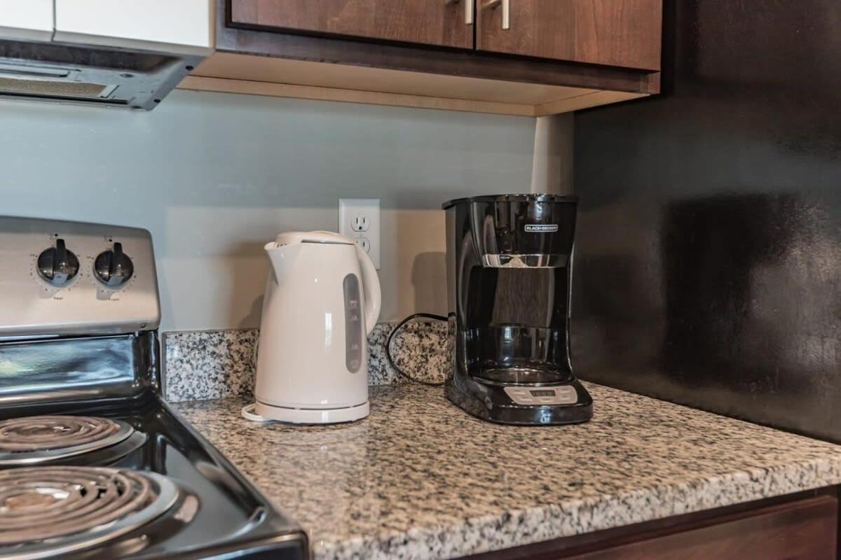 Spacious 2Br Suite Plus Patio Near Iowa State Ames Bagian luar foto