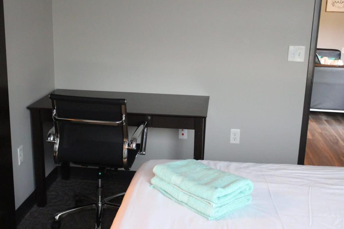 Spacious 2Br Suite Plus Patio Near Iowa State Ames Bagian luar foto