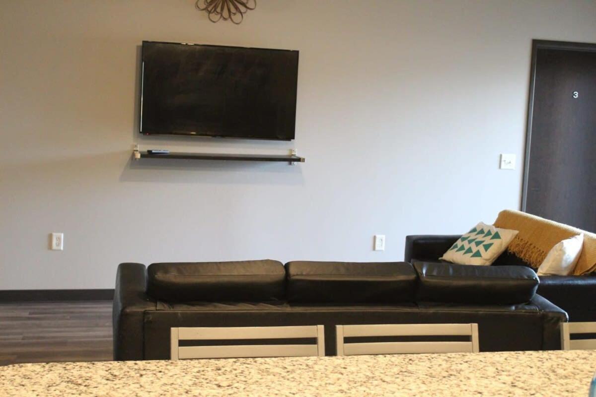 Spacious 2Br Suite Plus Patio Near Iowa State Ames Bagian luar foto