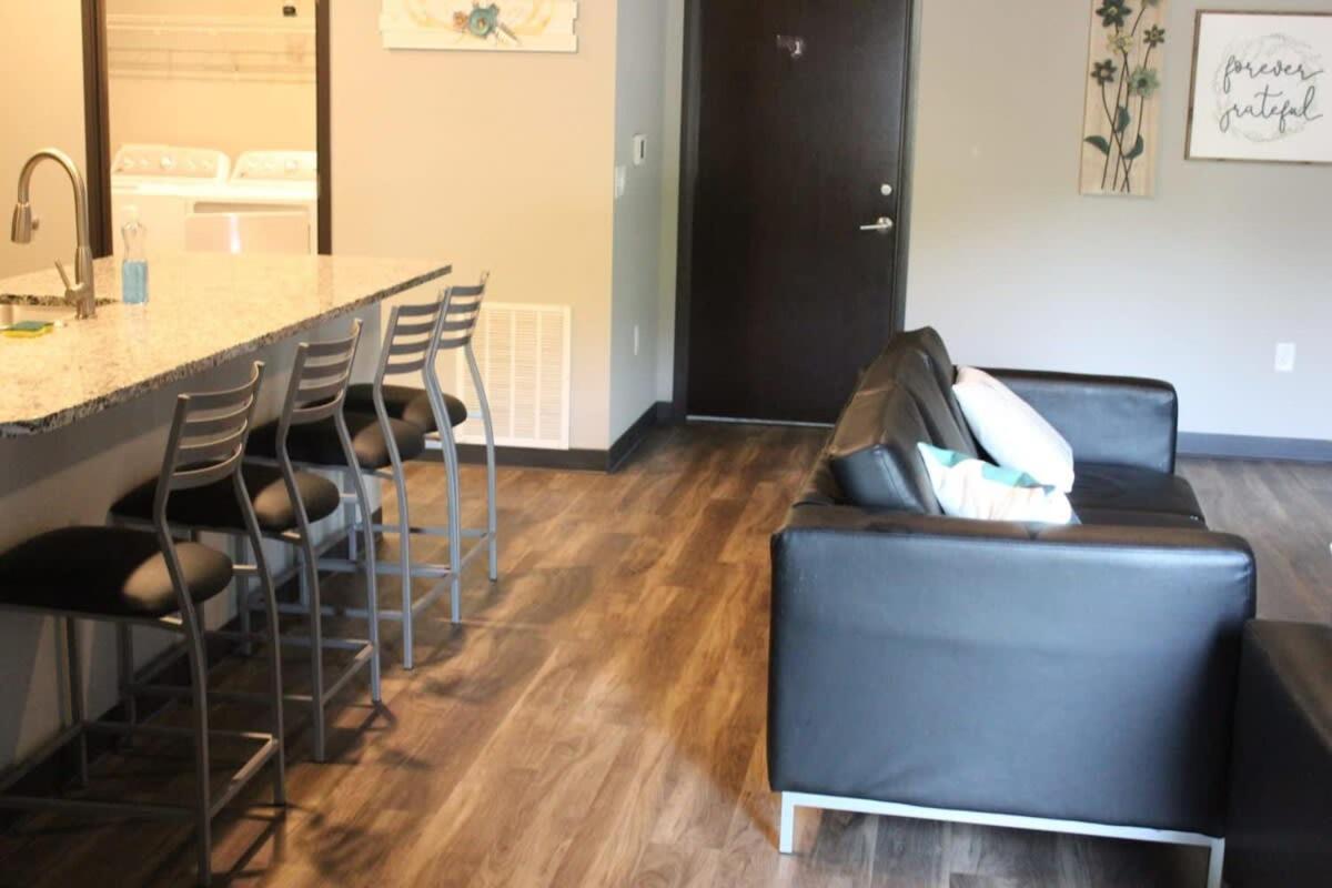 Spacious 2Br Suite Plus Patio Near Iowa State Ames Bagian luar foto